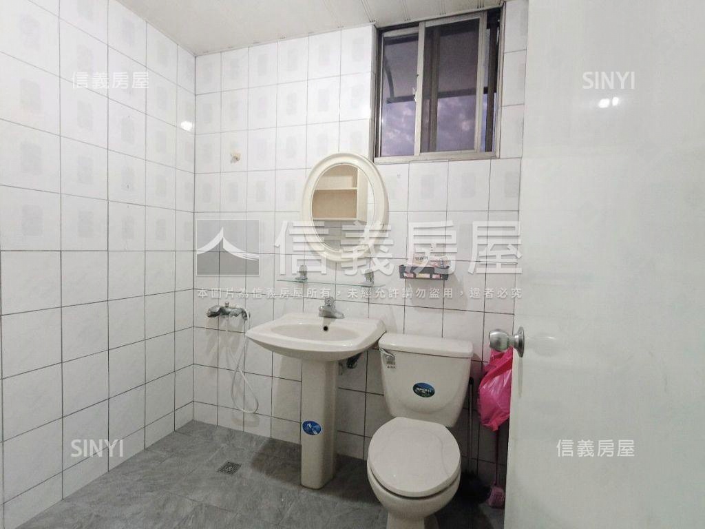 麒麟邊間電梯三房房屋室內格局與周邊環境