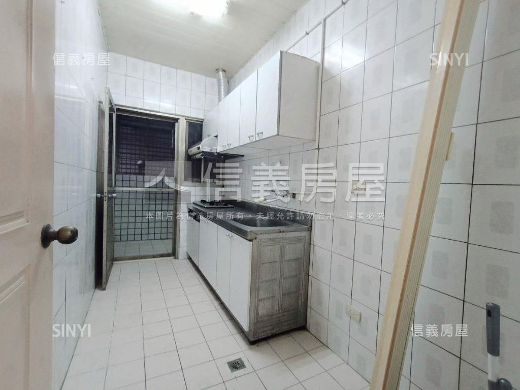 麒麟邊間電梯三房房屋室內格局與周邊環境