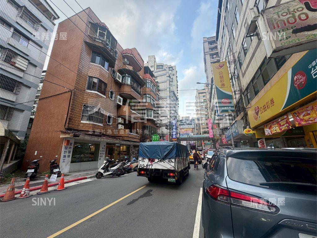 稀有３房電梯坡平車位房屋室內格局與周邊環境