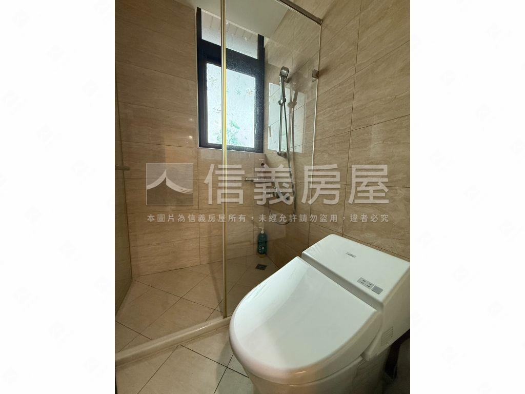 信義國際採光高樓房屋室內格局與周邊環境