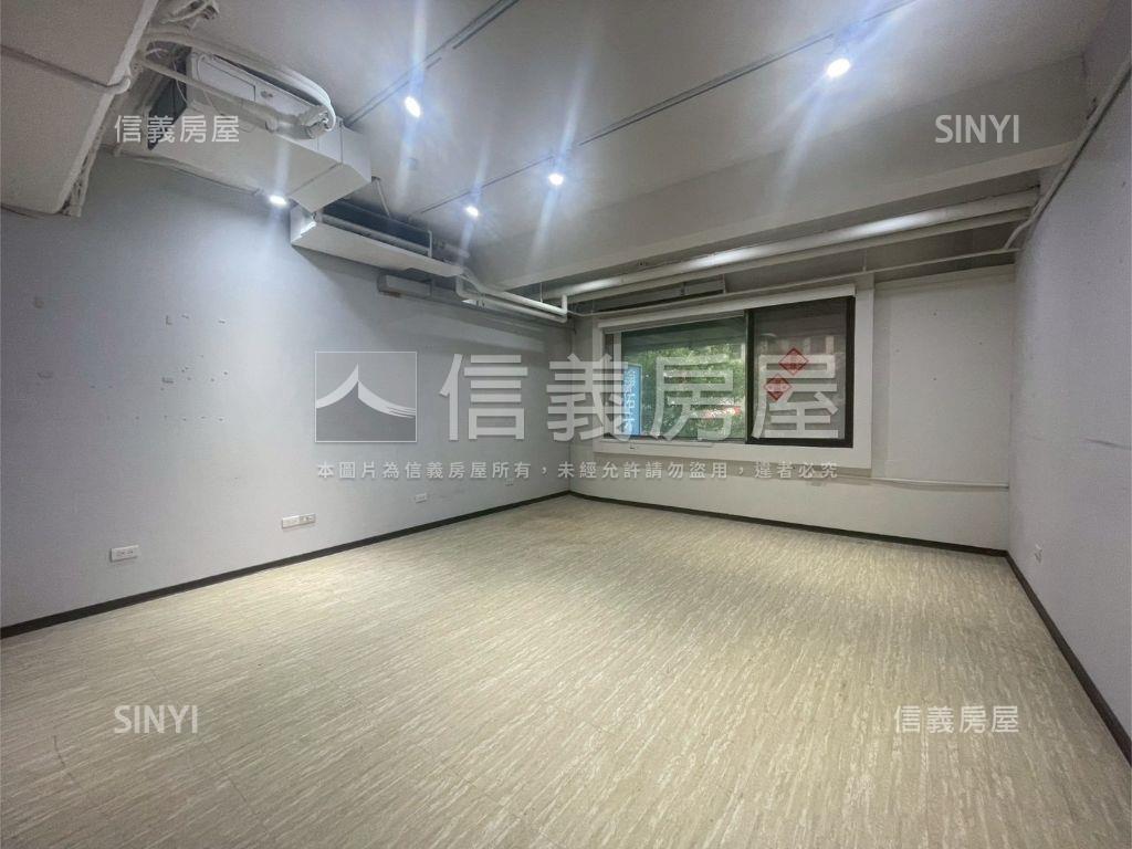 大巨蛋旁三角窗二樓辦公房屋室內格局與周邊環境