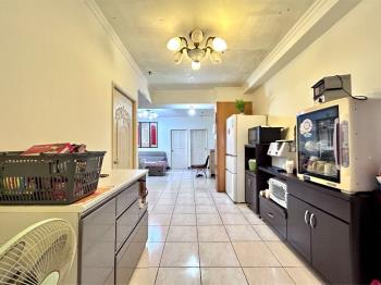 仁愛特區邊間四房雙車位