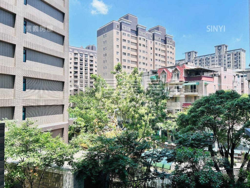 精美兩房車位涵萃大露台戶房屋室內格局與周邊環境