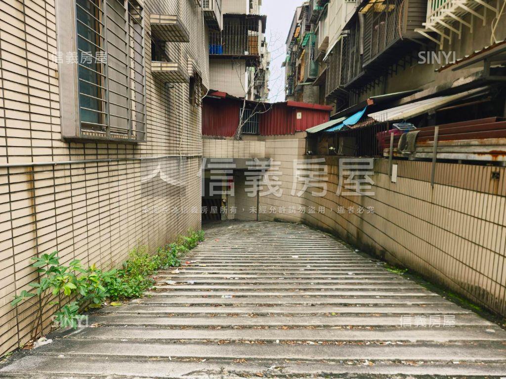 逸仙名園稀有坡平車位房屋室內格局與周邊環境