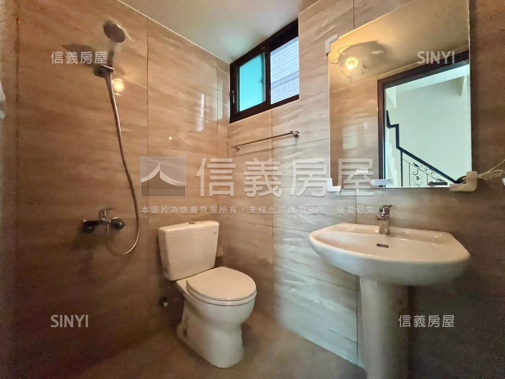 富宇大地邊間稀有豪墅房屋室內格局與周邊環境