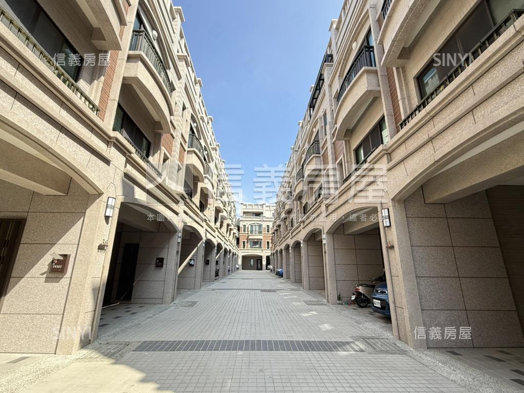 富宇大地邊間稀有豪墅房屋室內格局與周邊環境