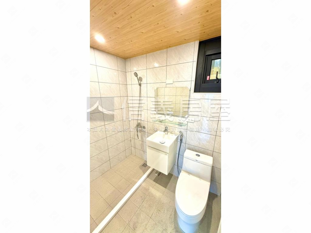 正東區南紡美妝三房房屋室內格局與周邊環境