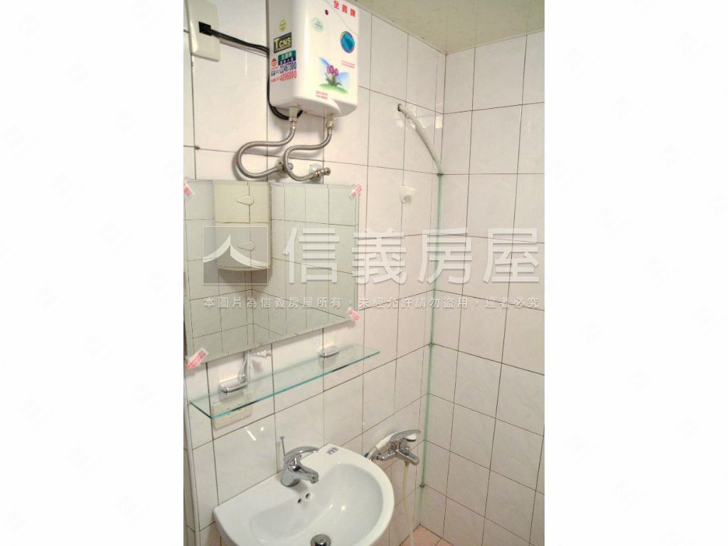 近輕軌高投報收租４套房房屋室內格局與周邊環境