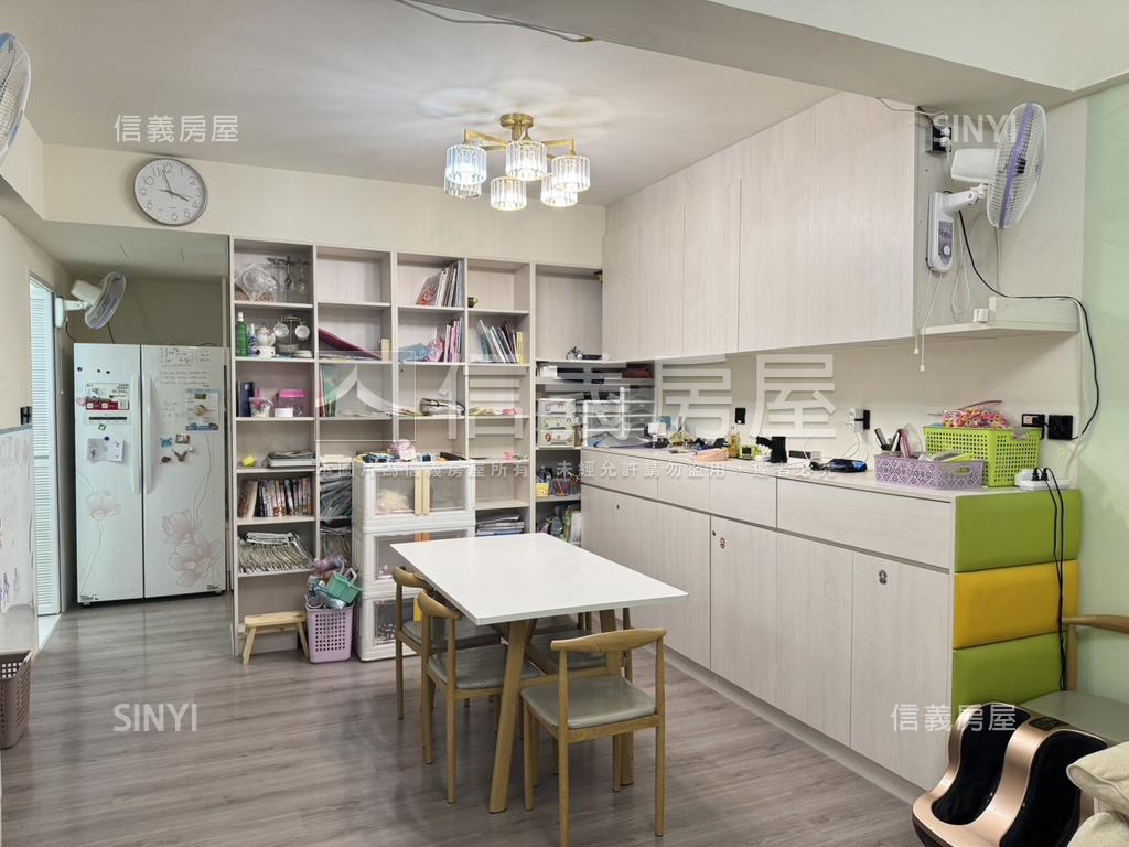 卓然品味草葉集露臺戶房屋室內格局與周邊環境