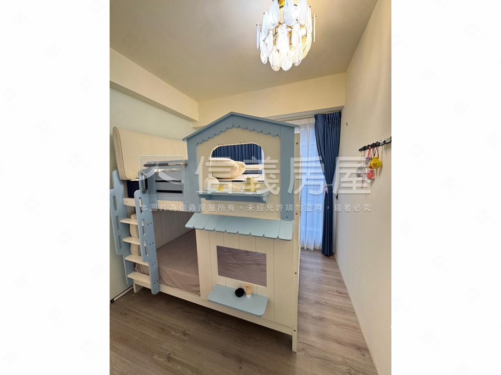 卓然品味草葉集露臺戶房屋室內格局與周邊環境