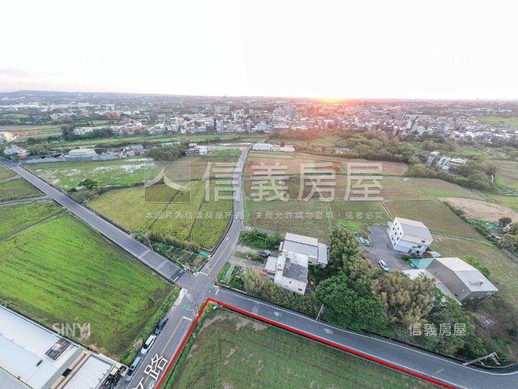 新屋。雙面臨路。千坪農地房屋室內格局與周邊環境