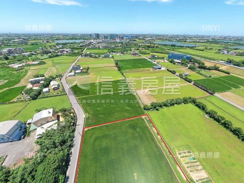 新屋。雙面臨路。千坪農地房屋室內格局與周邊環境