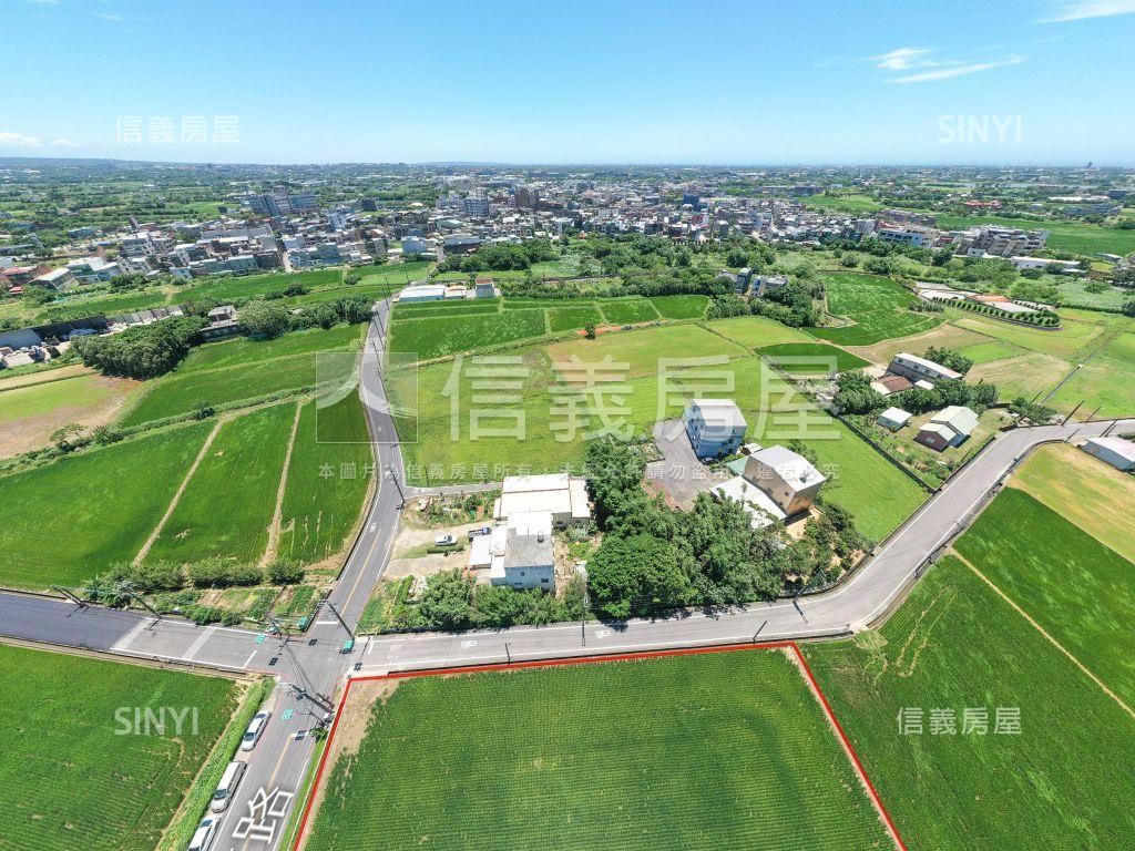 新屋。雙面臨路。千坪農地房屋室內格局與周邊環境