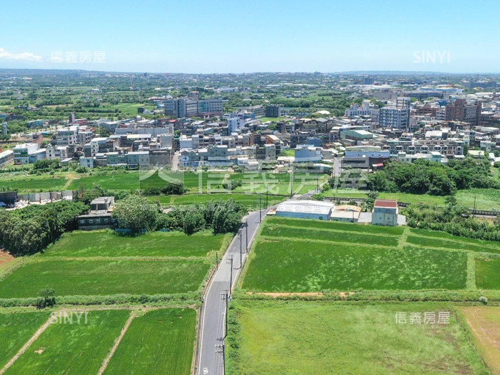 新屋。雙面臨路。千坪農地房屋室內格局與周邊環境