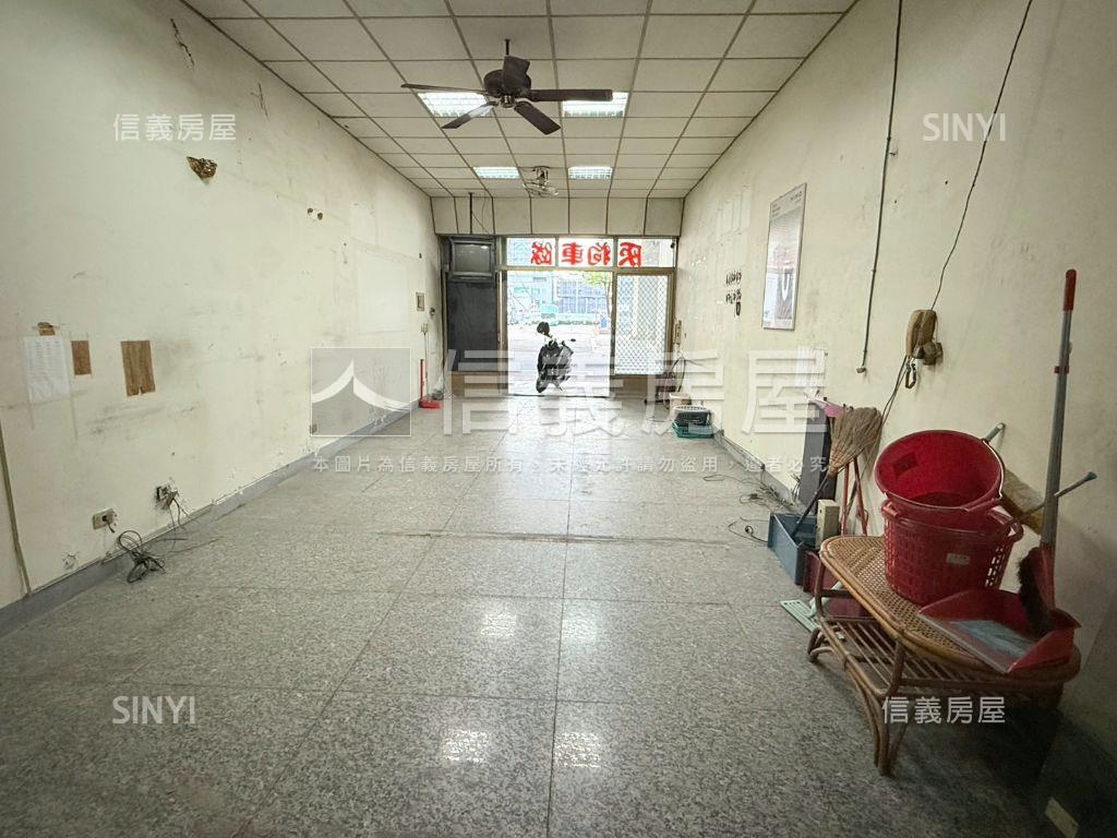 仁武國道十號燙金鈔集店面房屋室內格局與周邊環境