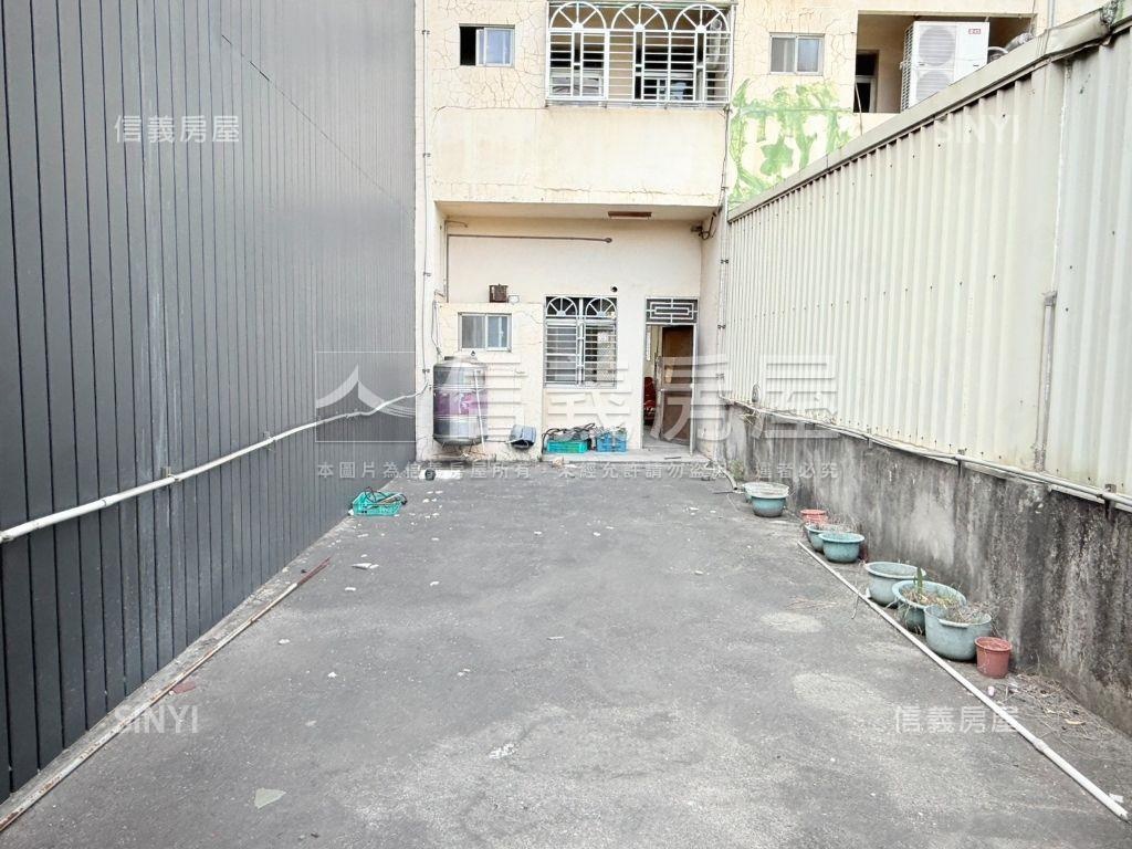 仁武國道十號燙金鈔集店面房屋室內格局與周邊環境