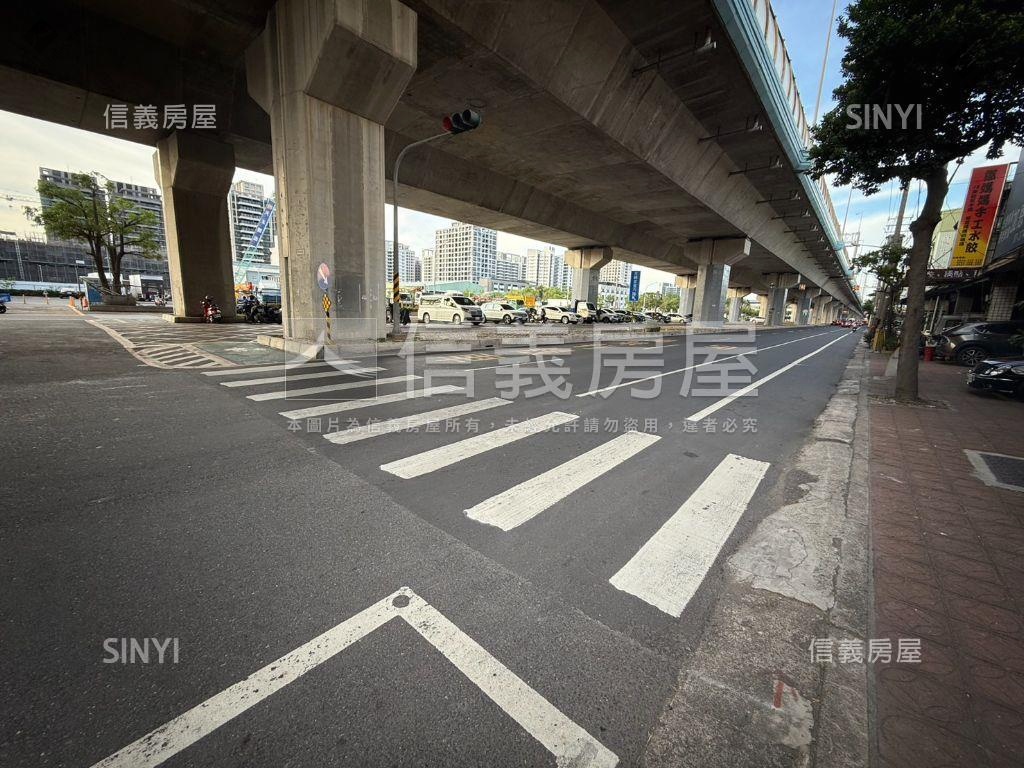 仁武國道十號燙金鈔集店面房屋室內格局與周邊環境