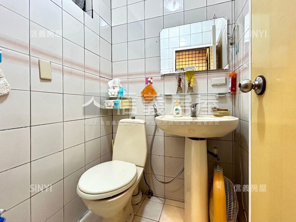 三多商圈金店面房屋室內格局與周邊環境