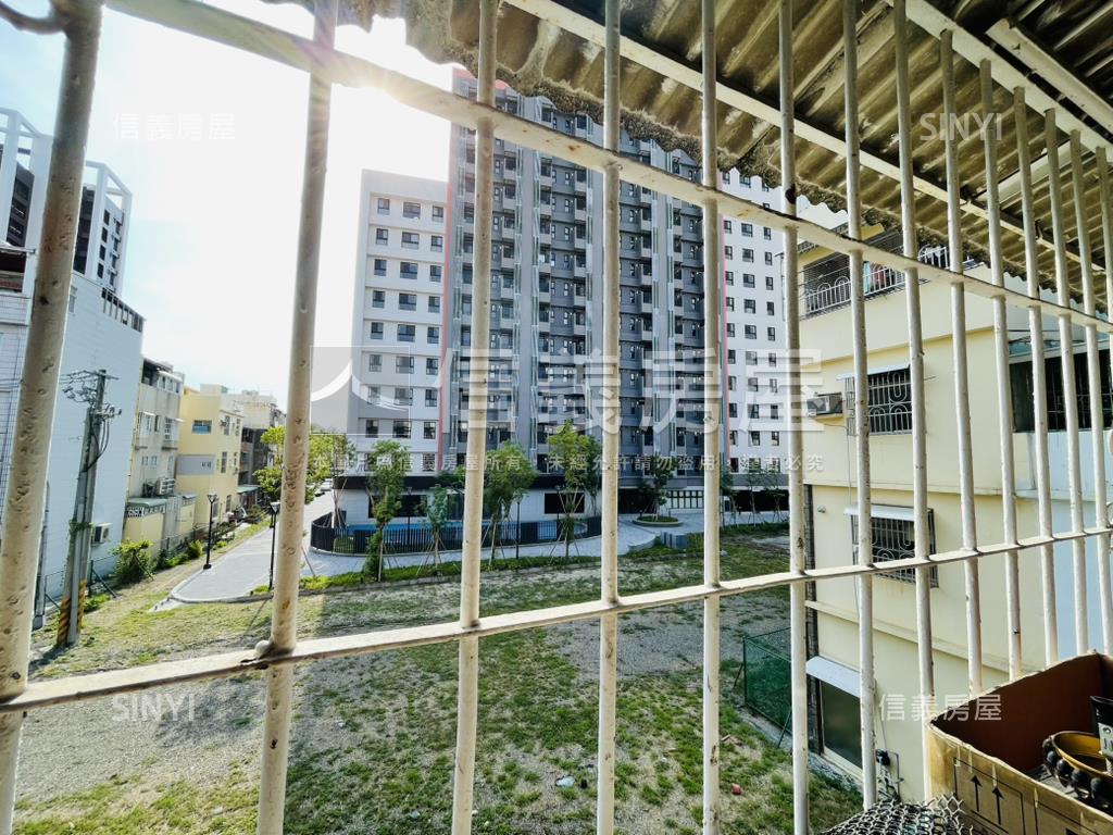 鄰文山特區大坪數公寓三樓房屋室內格局與周邊環境