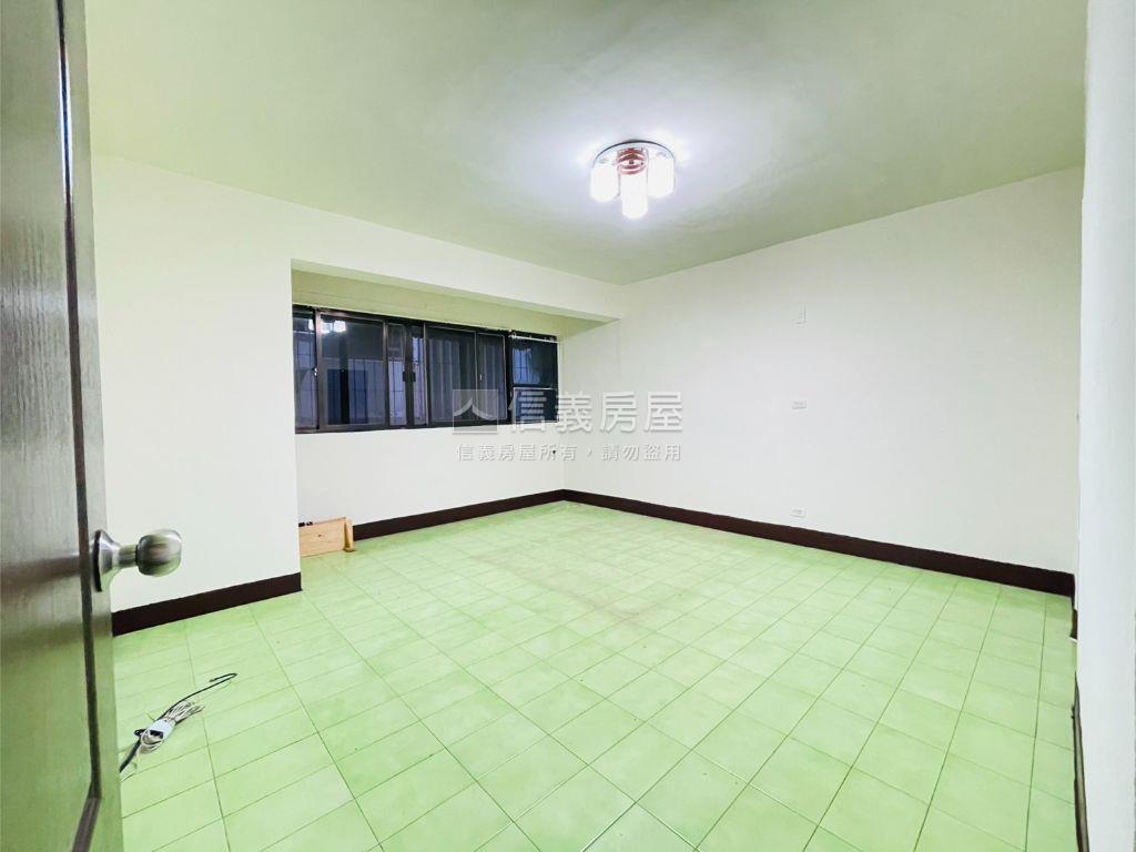 鄰文山特區大坪數公寓三樓房屋室內格局與周邊環境