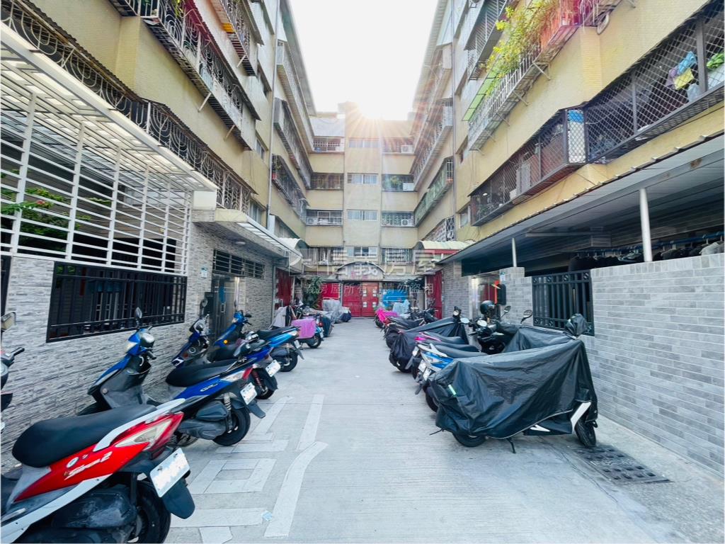 鄰文山特區大坪數公寓三樓房屋室內格局與周邊環境