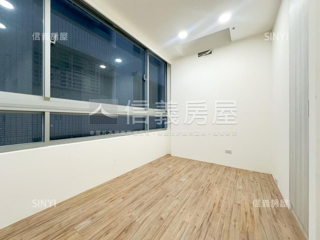 仁愛特區１＋１房平面車位房屋室內格局與周邊環境