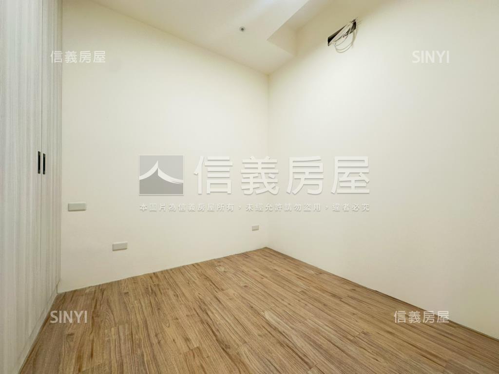 仁愛特區１＋１房平面車位房屋室內格局與周邊環境