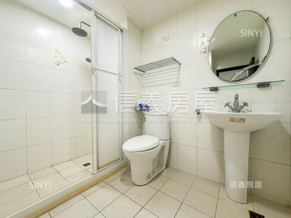 仁愛特區１＋１房平面車位房屋室內格局與周邊環境