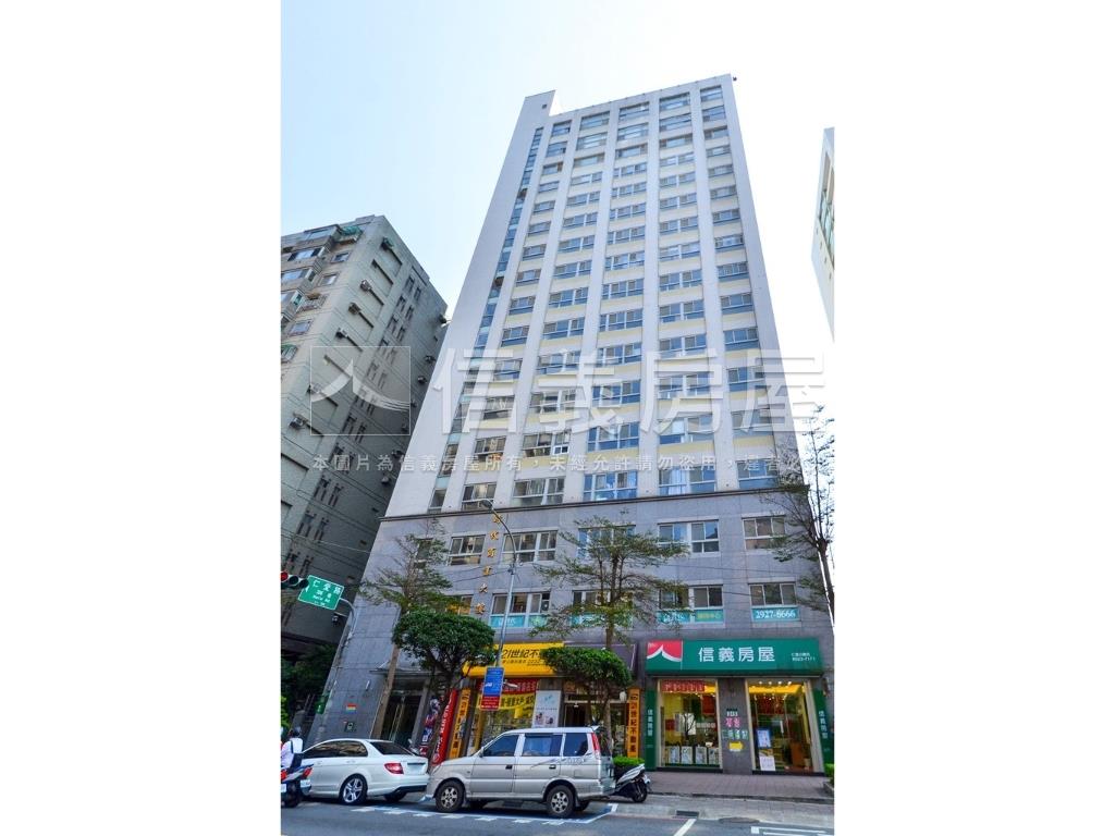 仁愛特區１＋１房平面車位房屋室內格局與周邊環境