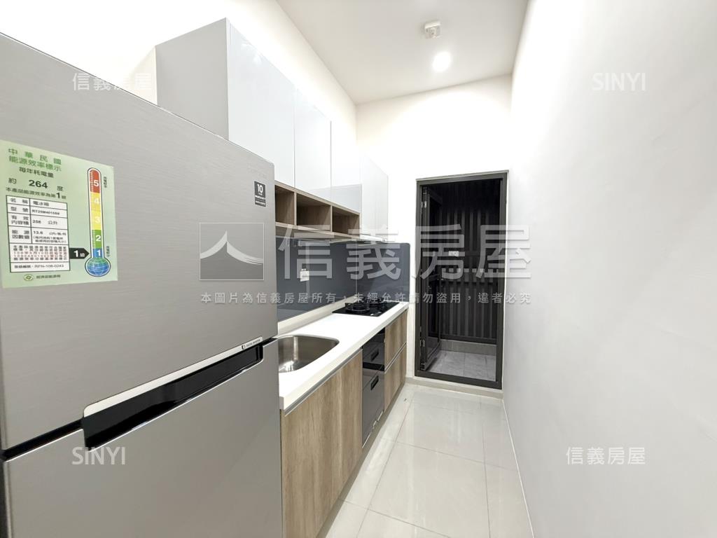 近捷運站全新精裝美宅平車房屋室內格局與周邊環境