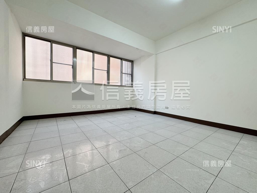 明誠二路‧大樓型黃金透店房屋室內格局與周邊環境