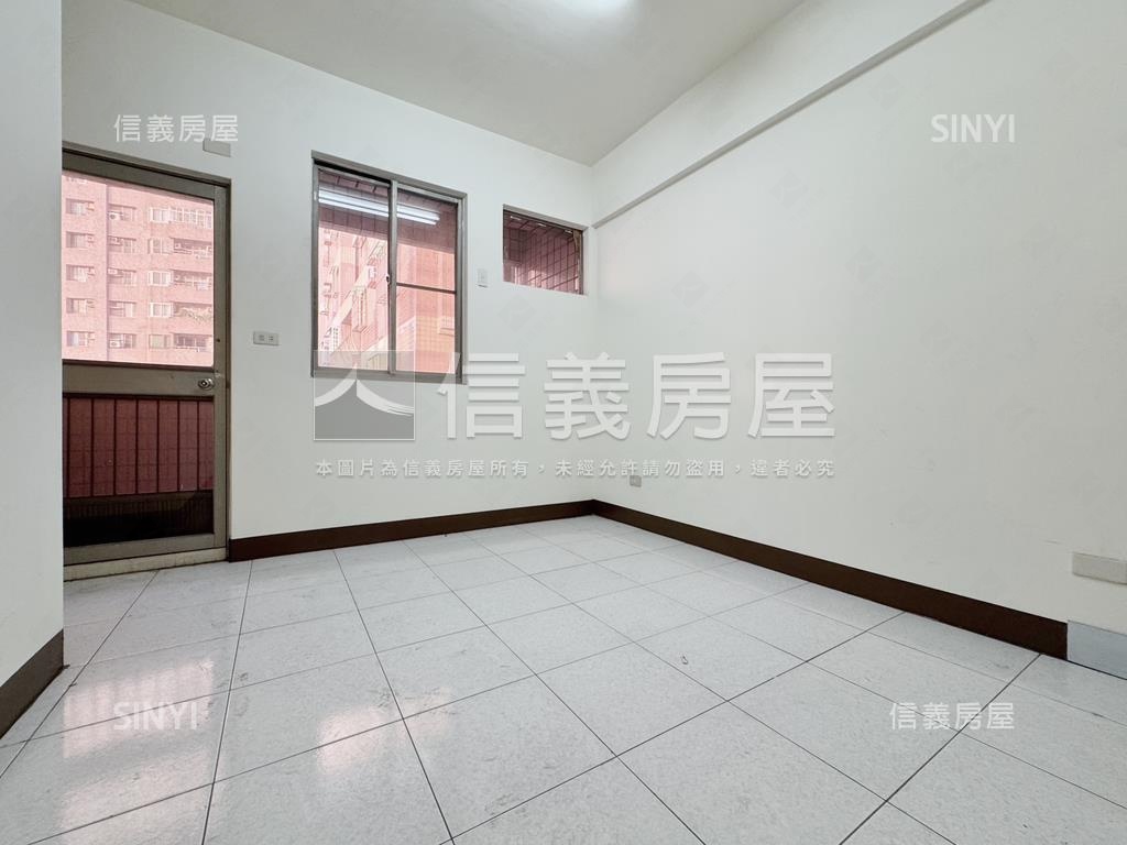 明誠二路‧大樓型黃金透店房屋室內格局與周邊環境