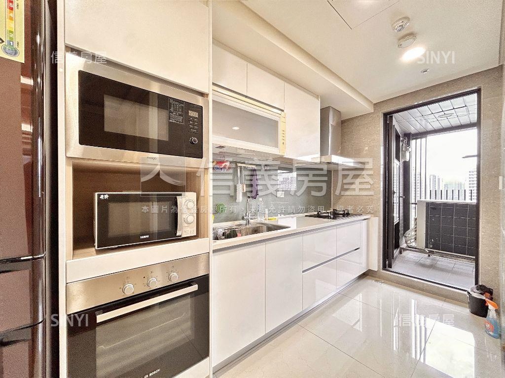 專任＆冠德風尚邊間大兩房房屋室內格局與周邊環境