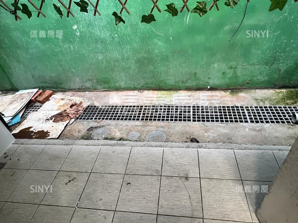 近文化中心騎樓好停車透天房屋室內格局與周邊環境