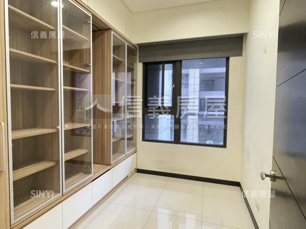 面樹海翔譽三房平面車位房屋室內格局與周邊環境