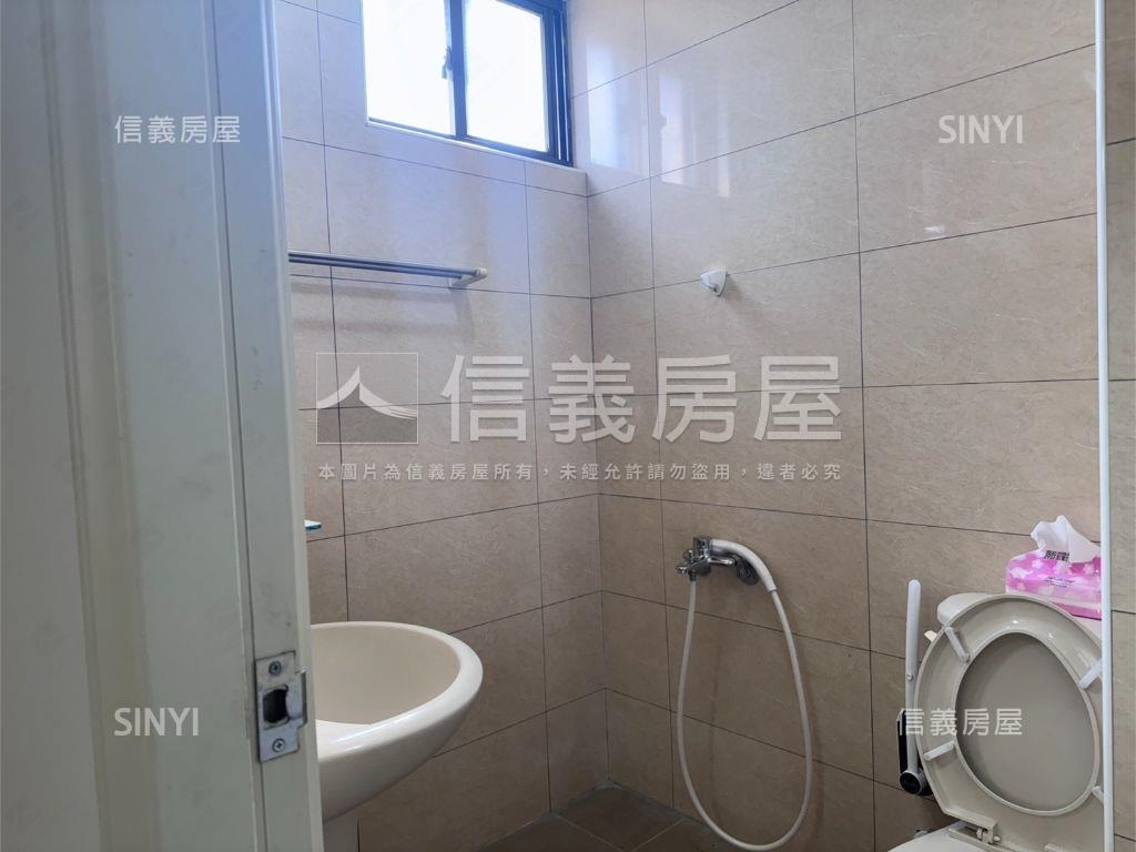 近ＡＩ園區三房平面車位房屋室內格局與周邊環境