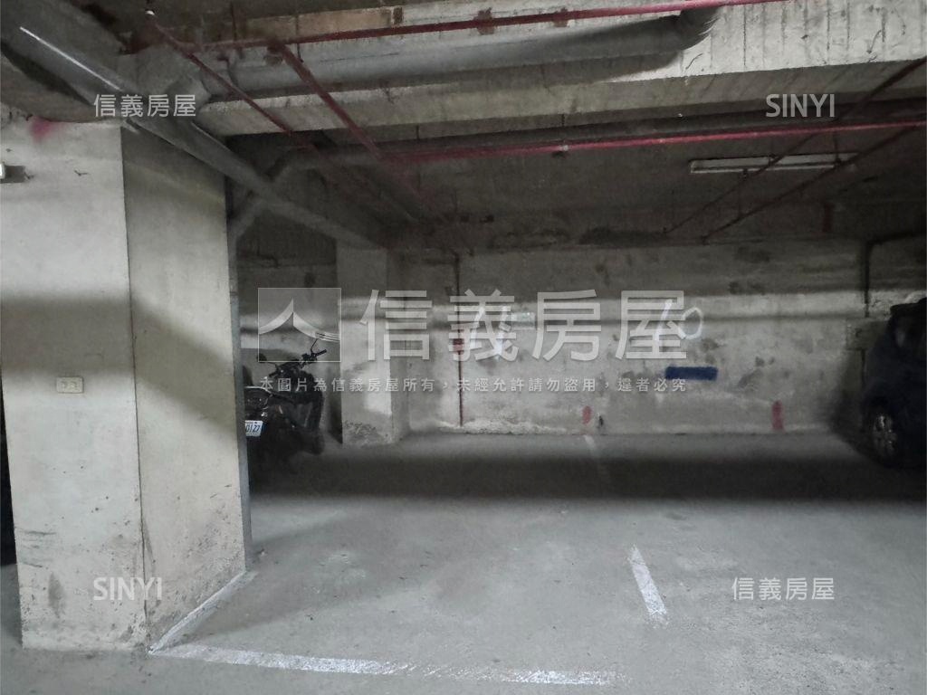 近ＡＩ園區三房平面車位房屋室內格局與周邊環境