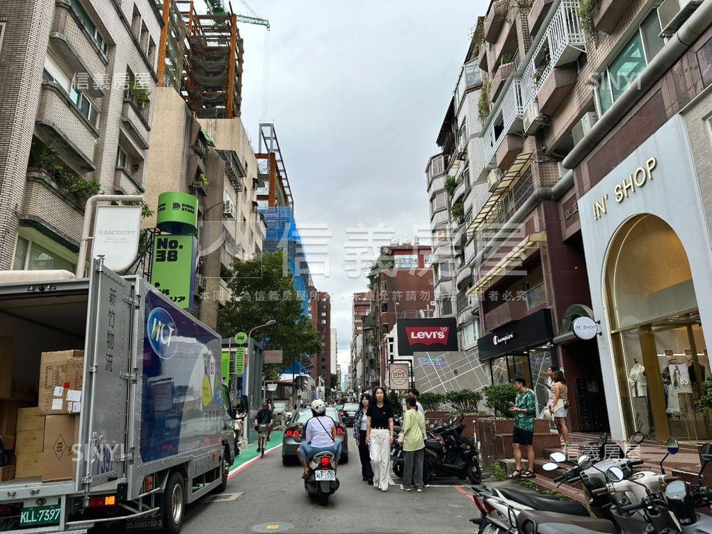 ＡＡ忠孝敦化金店房屋室內格局與周邊環境