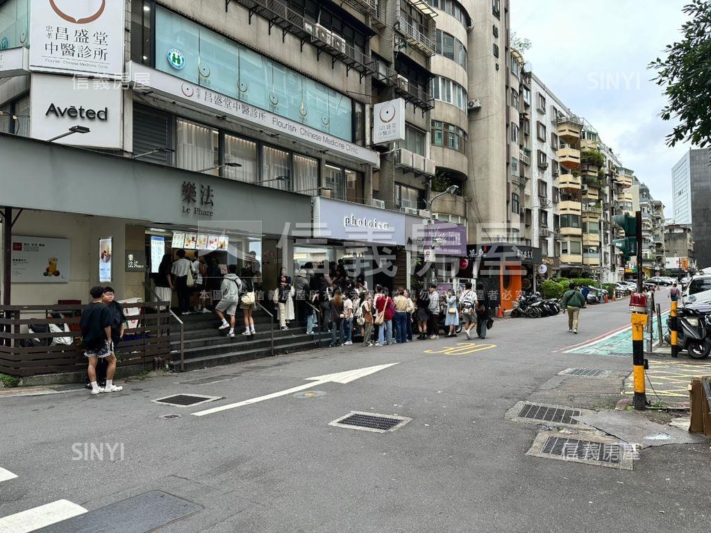 ＡＡ忠孝敦化金店房屋室內格局與周邊環境