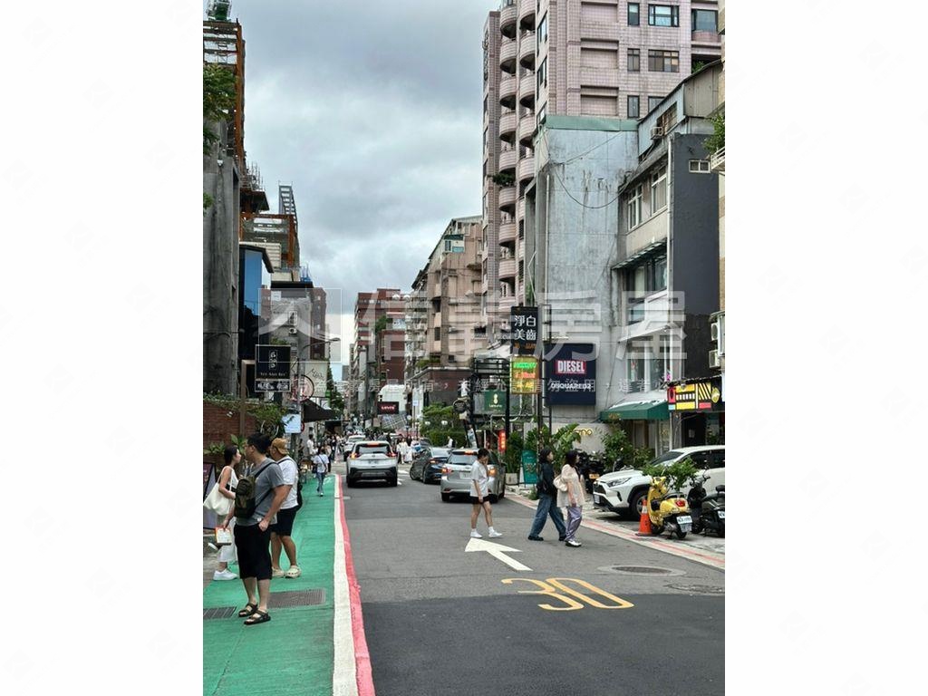ＡＡ忠孝敦化金店房屋室內格局與周邊環境