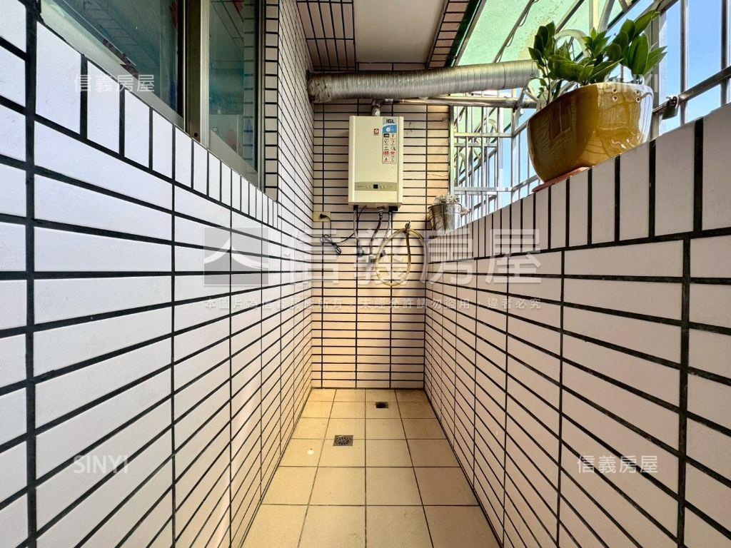 同榮路優質三房車位房屋室內格局與周邊環境