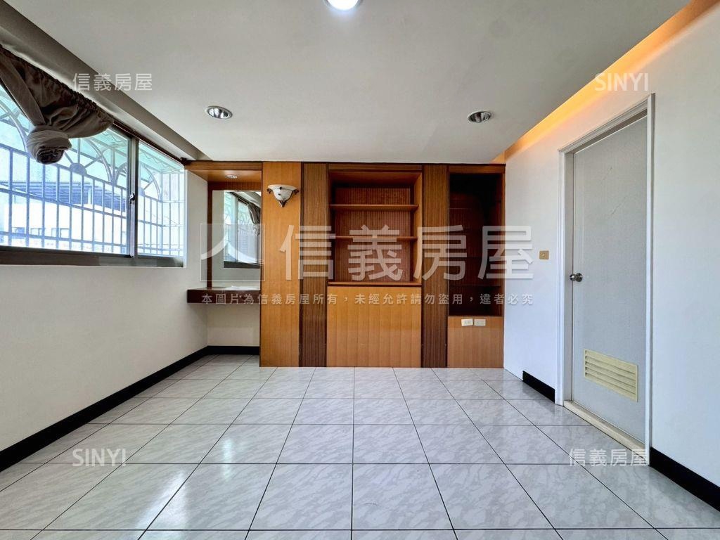 同榮路優質三房車位房屋室內格局與周邊環境