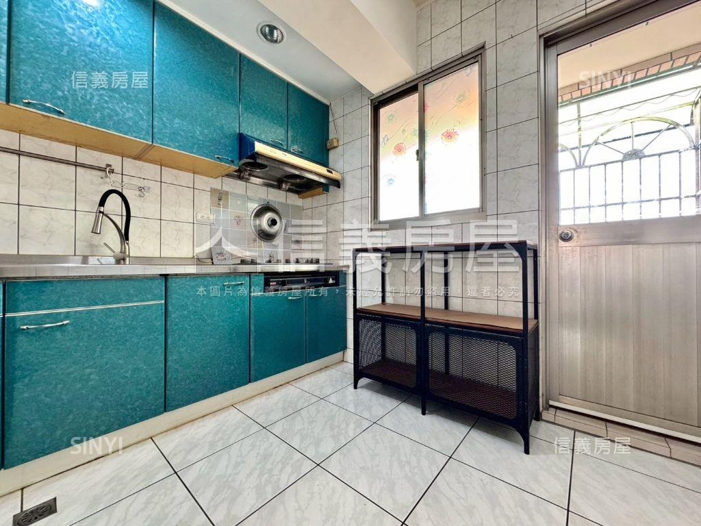 同榮路優質三房車位房屋室內格局與周邊環境