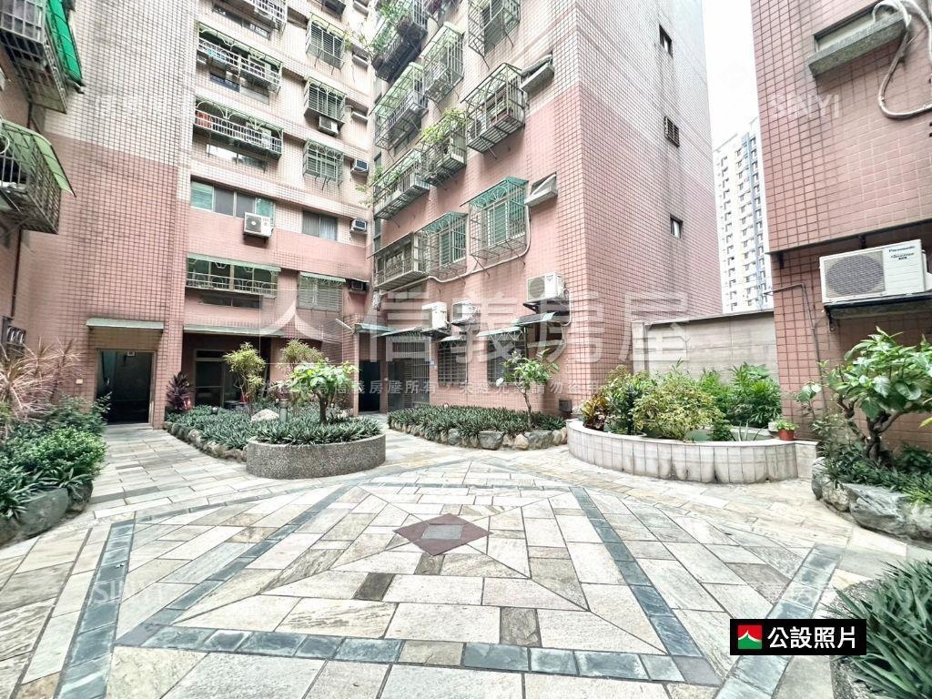 雙捷運。美妝四房宅邸房屋室內格局與周邊環境