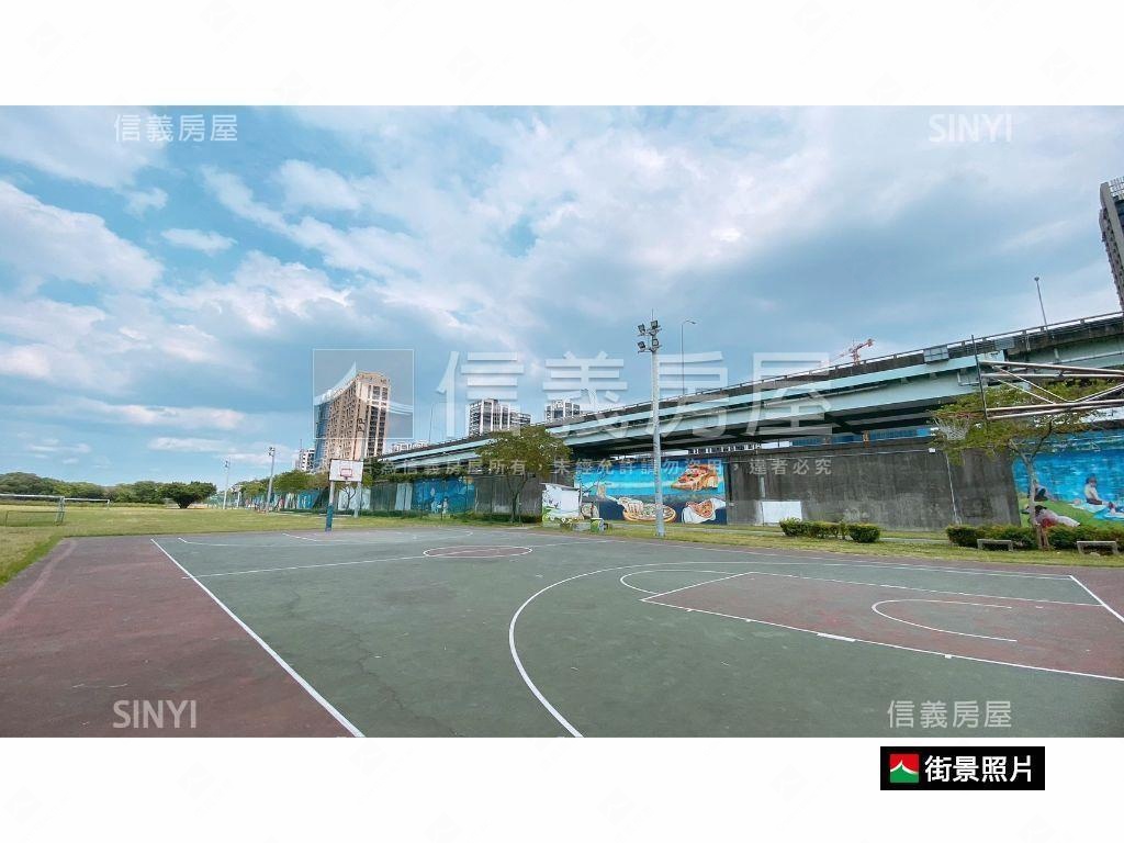 雙捷運。美妝四房宅邸房屋室內格局與周邊環境