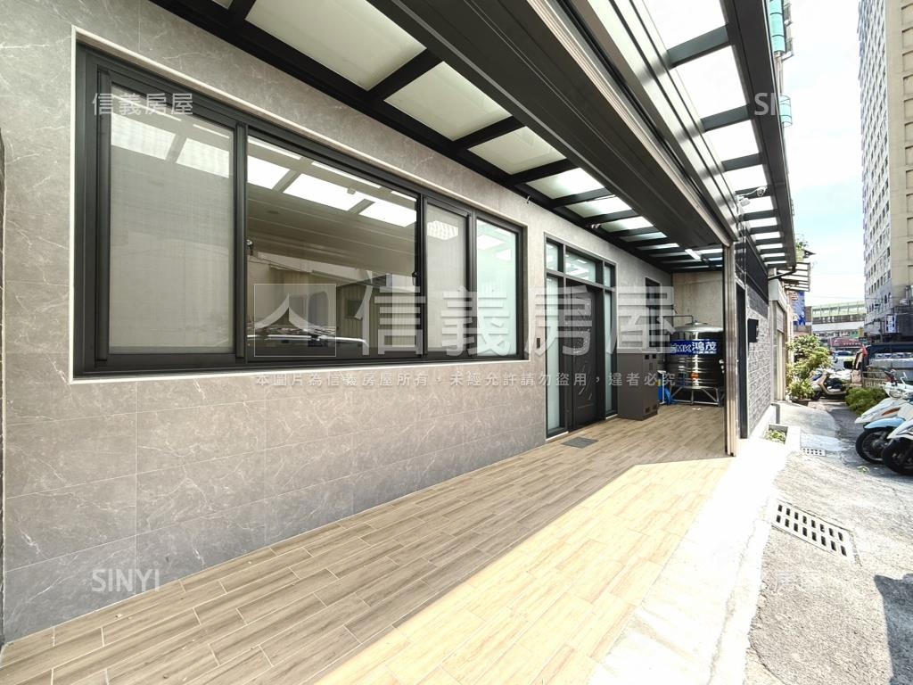 南屯捷運旁十米大面寬店住房屋室內格局與周邊環境