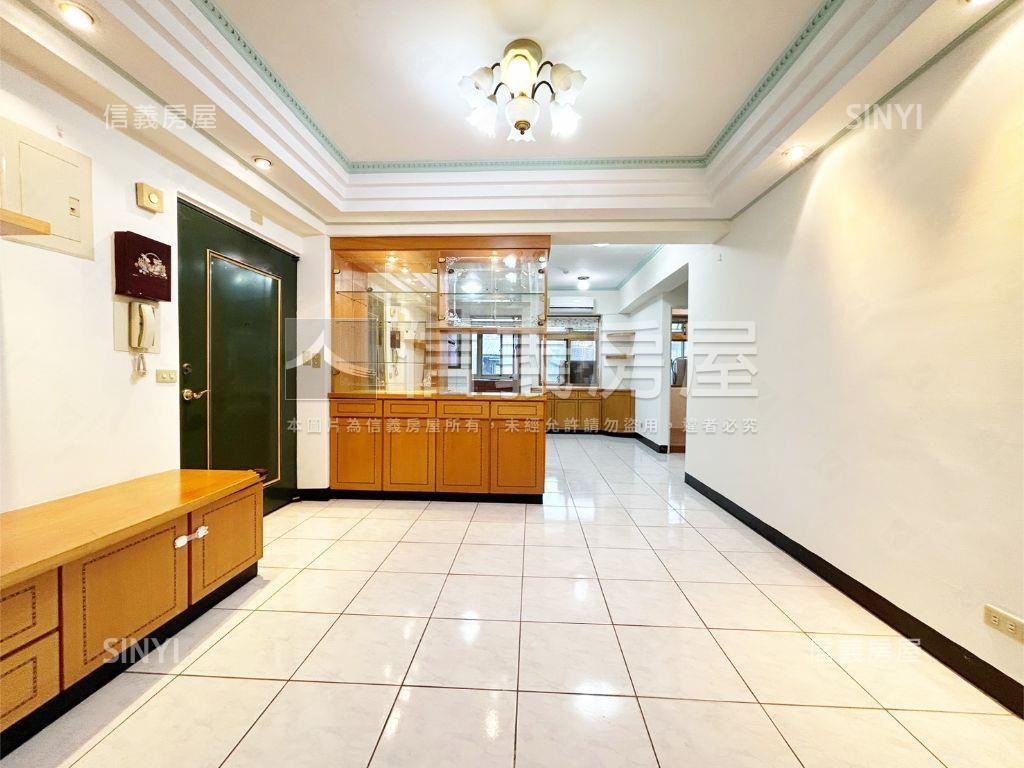 奇岩經典兩房電梯房屋室內格局與周邊環境