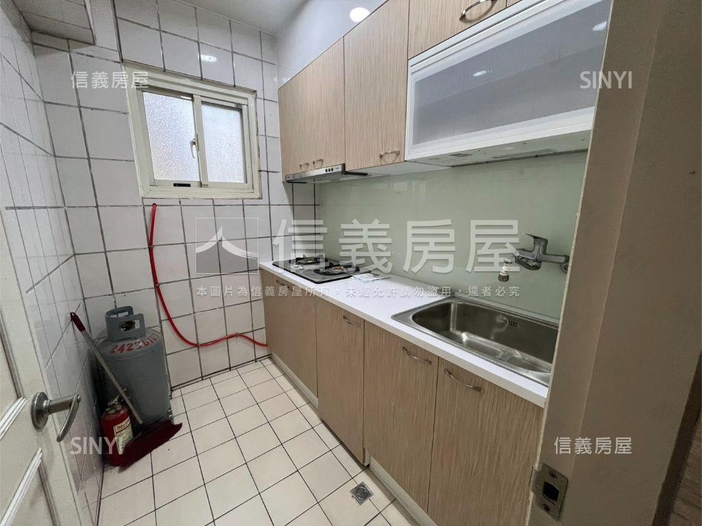 暖暖２＋１華廈房屋室內格局與周邊環境