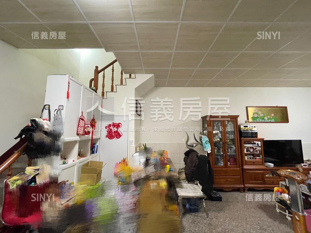 近新平國小✦裝潢美透天房屋室內格局與周邊環境