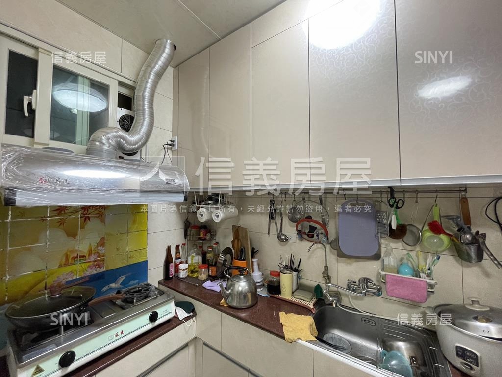 近新平國小✦裝潢美透天房屋室內格局與周邊環境